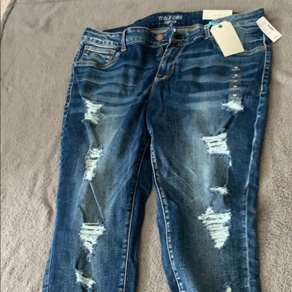 Bnwt Maurice’s high rise distressed skinny jean